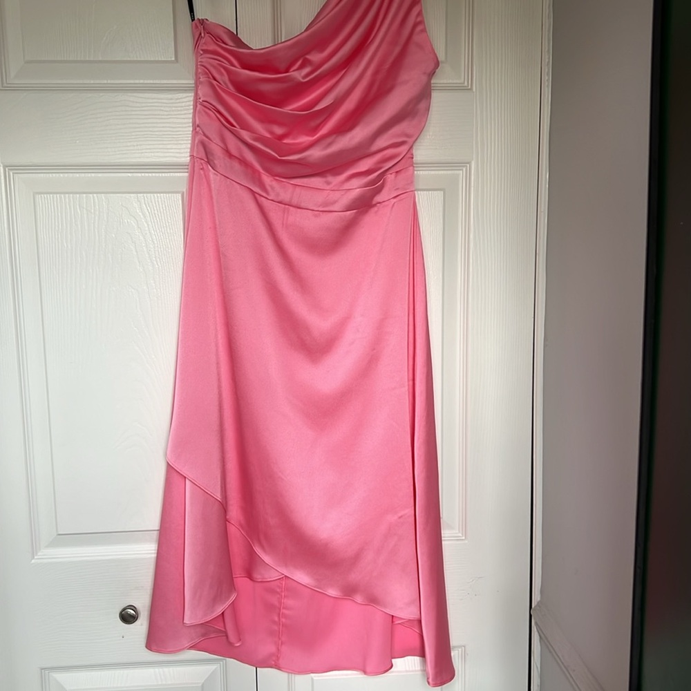 Elegant Pink One-Shoulder Dress - Picture 2 of 3